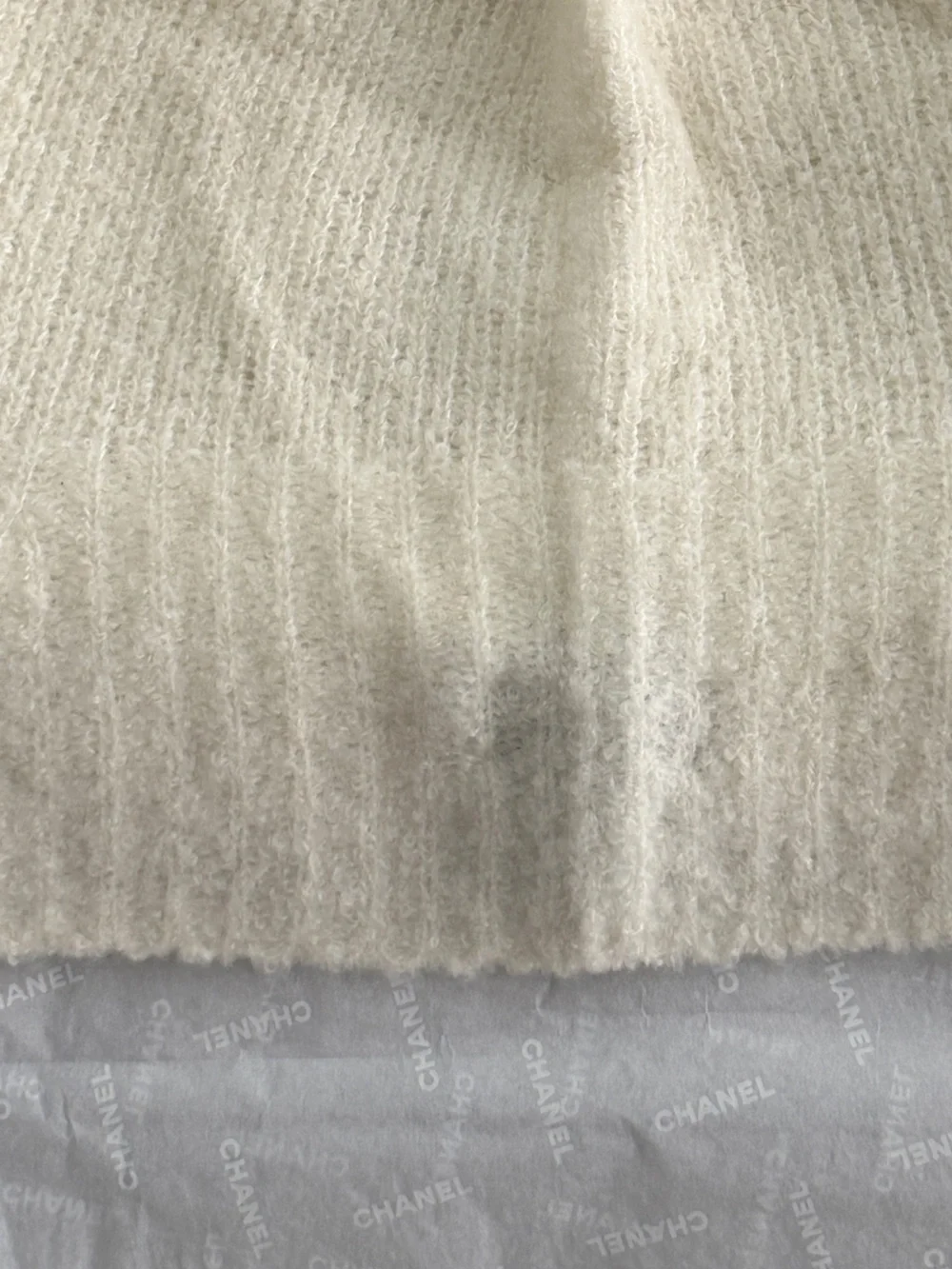 Chanel 25K Cream Cashmere CC Balaclava